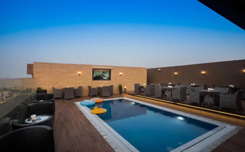 Naviti Warwick Dammam 0*
