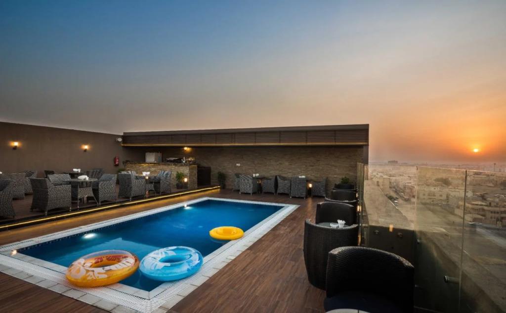 Naviti Warwick Dammam 0*