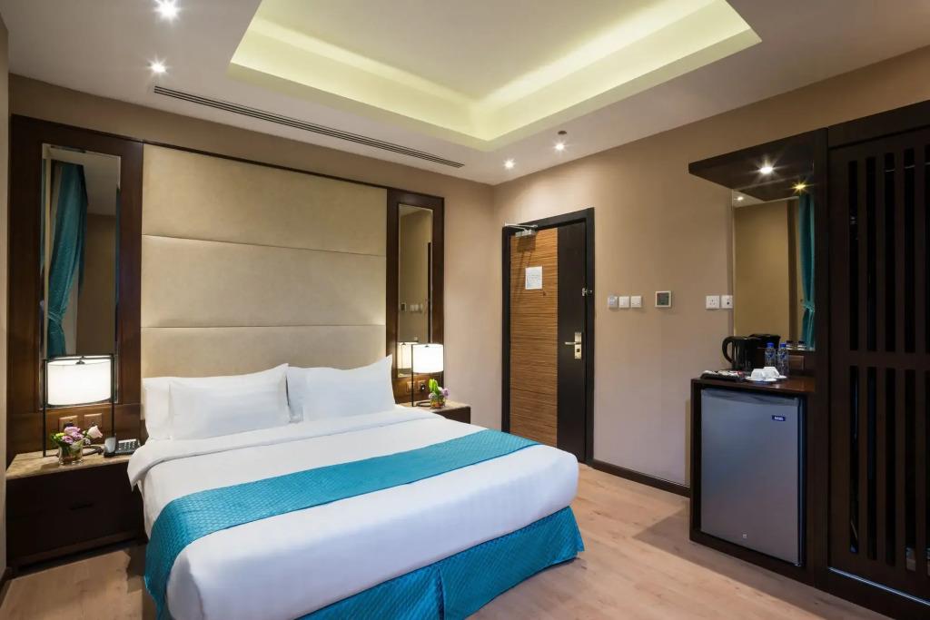 Naviti Warwick Dammam 0*