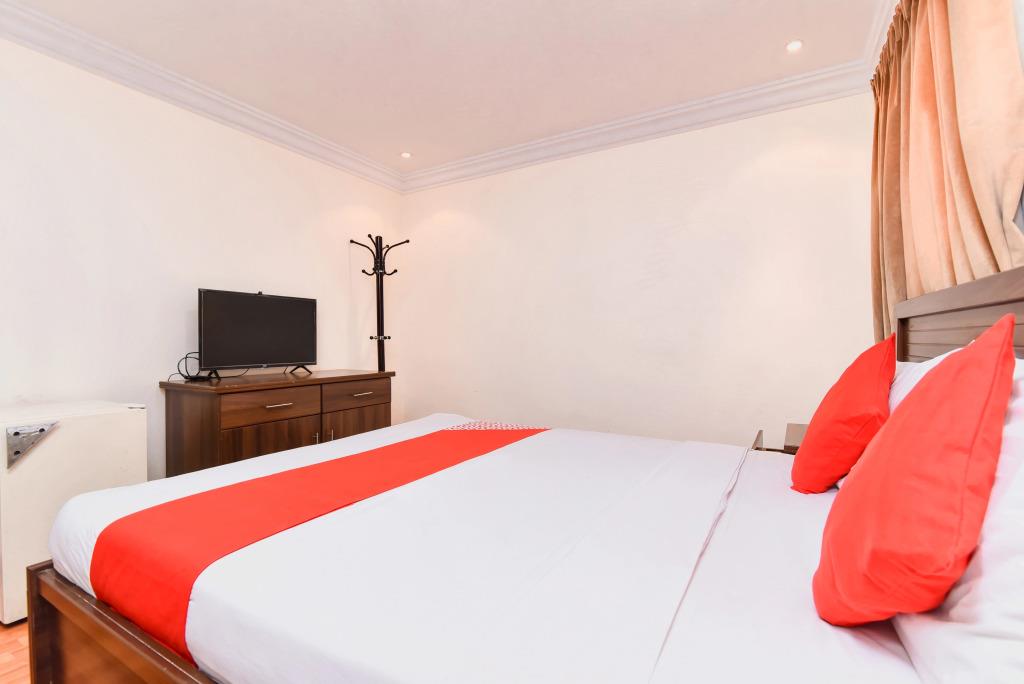 OYO 416 Bonais Hotel 2*