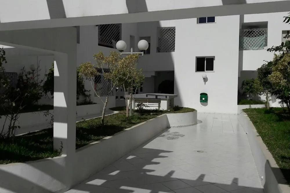 Rent Apartment F4 Richly Furnished In Tunis 0*
