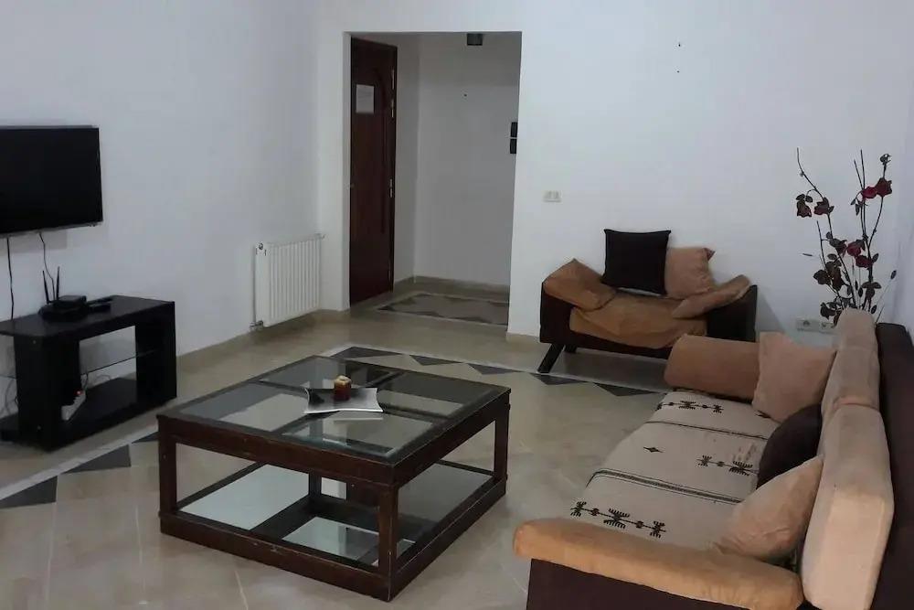 Rent Apartment F4 Richly Furnished In Tunis 0*