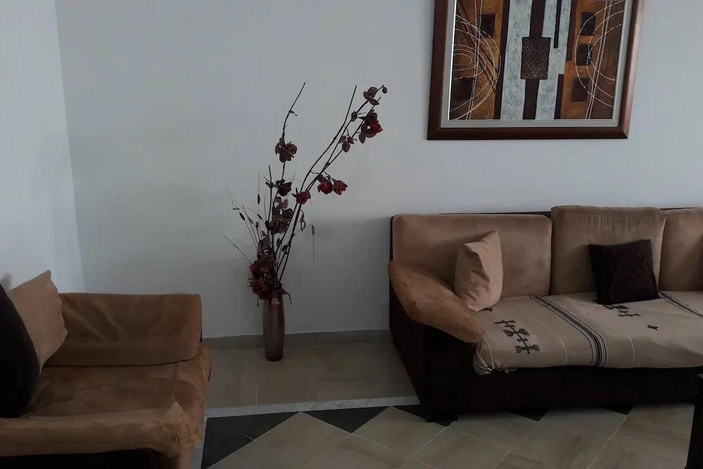 Rent Apartment F4 Richly Furnished In Tunis 0*