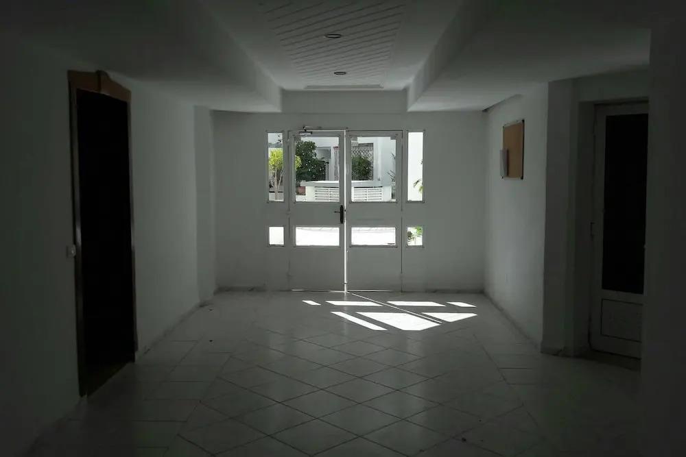 Rent Apartment F4 Richly Furnished In Tunis 0*
