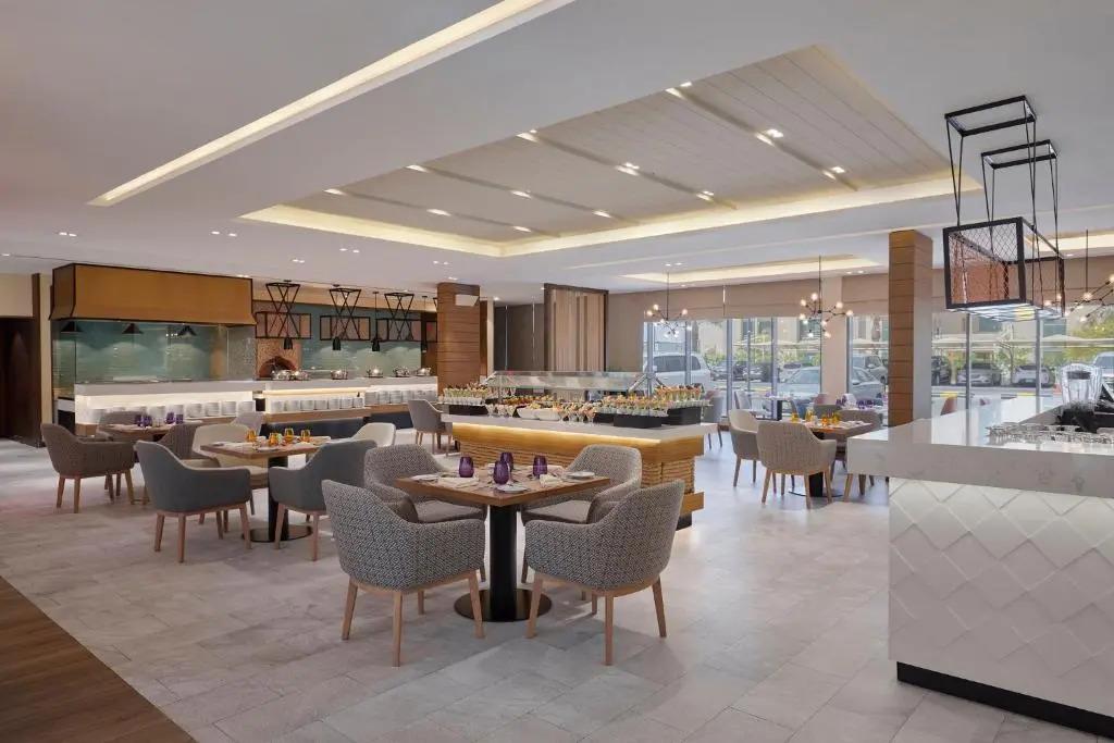 Holiday Inn & Suites Al Jubail by IHG 4*
