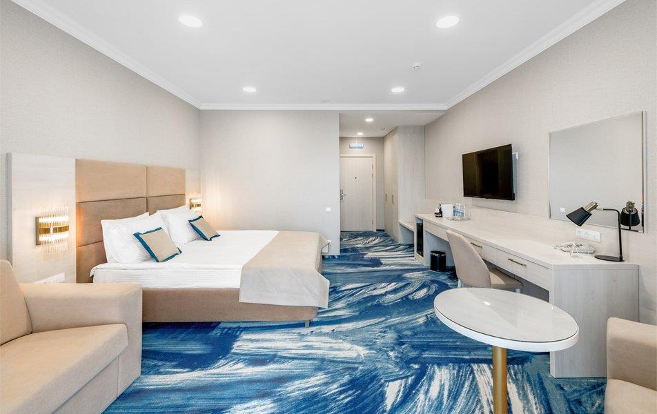 Русский Двор 3*