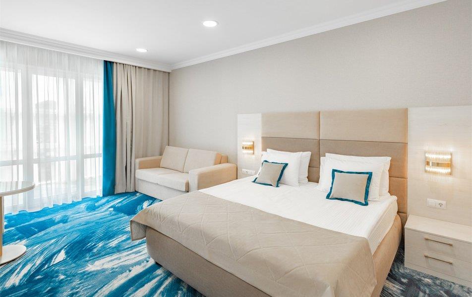 Русский Двор 3*