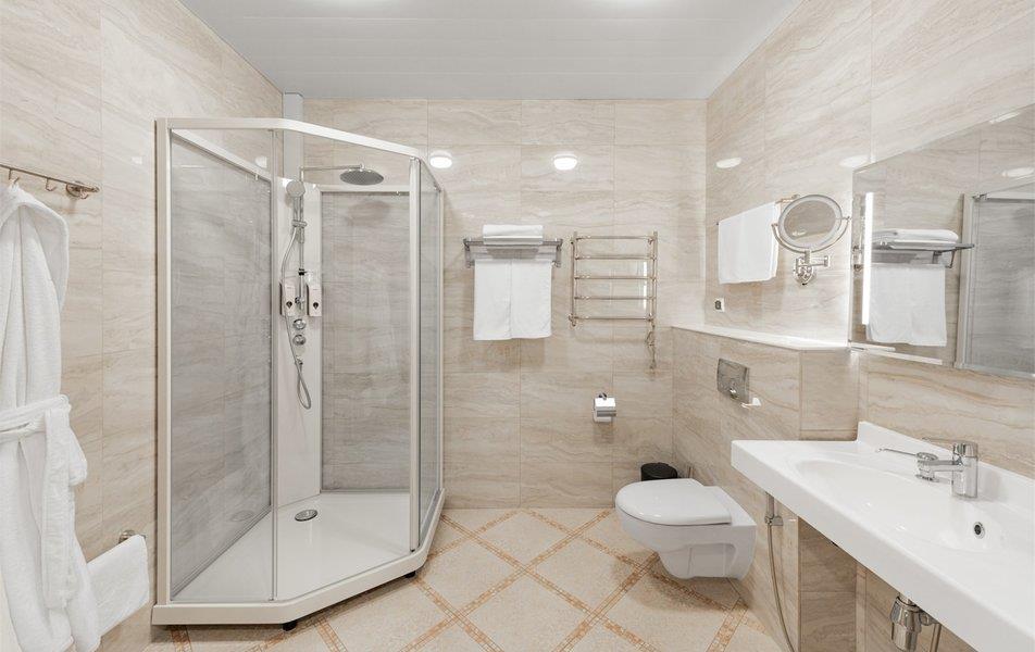 Русский Двор 3*