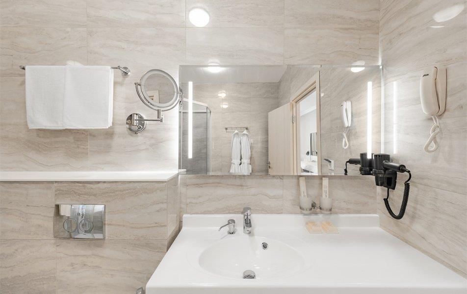 Русский Двор 3*