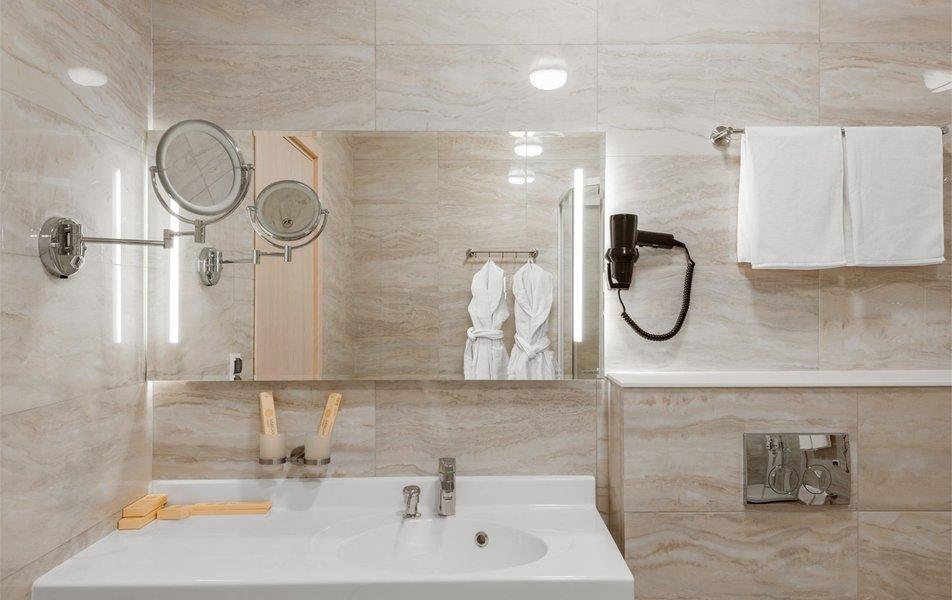 Русский Двор 3*