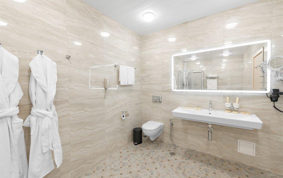 Русский Двор 3*