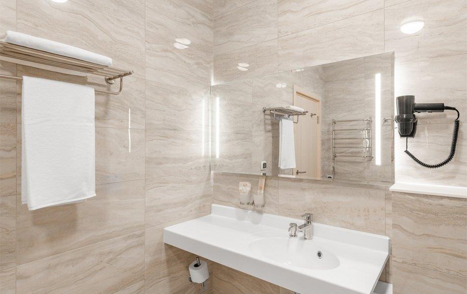 Русский Двор 3*