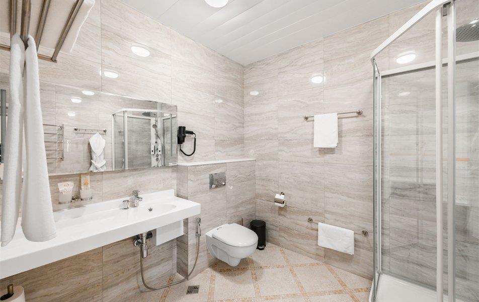 Русский Двор 3*