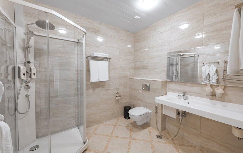 Русский Двор 3*