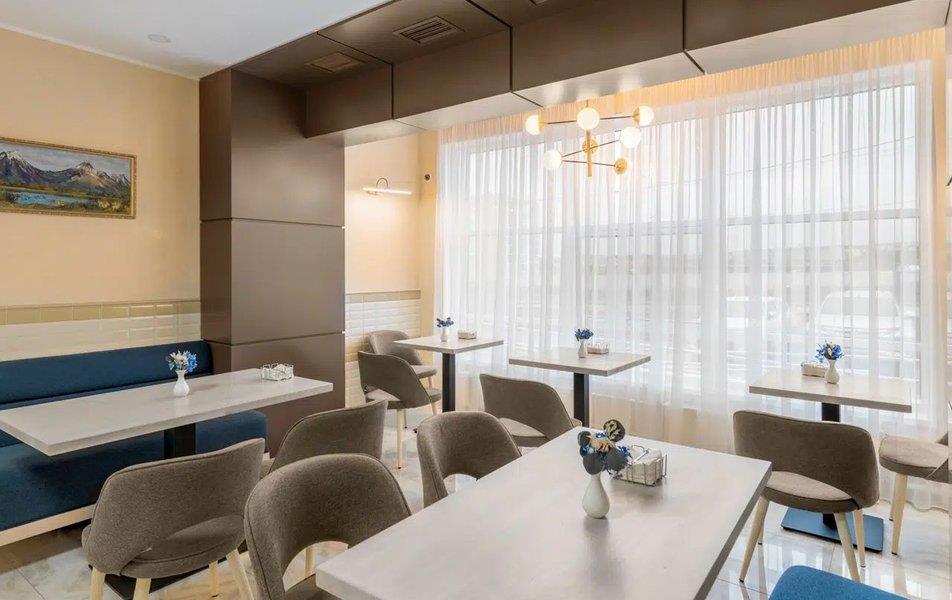 Русский Двор 3*