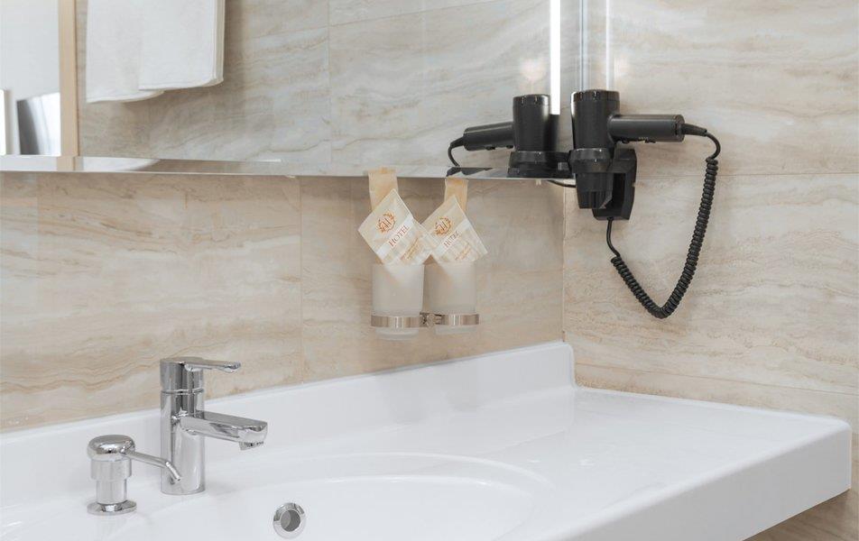 Русский Двор 3*