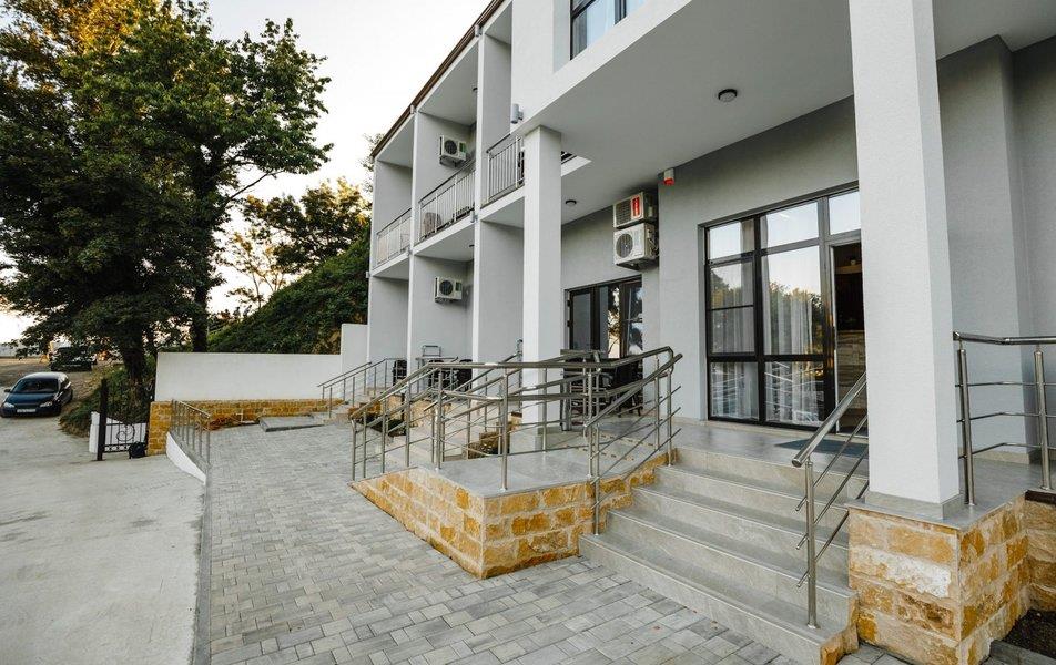 Золотой Берег 0*