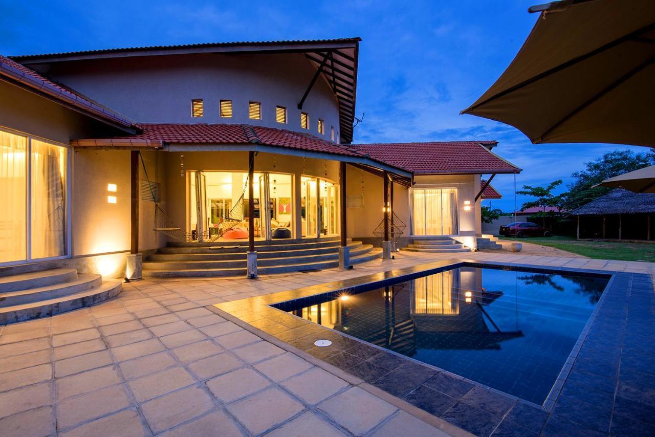 Kayjay Beach House 0*