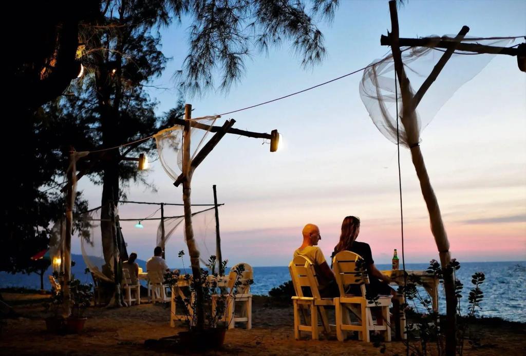 Micky Monkey Beach Hotel Phuket Maikhao Thailand 2*