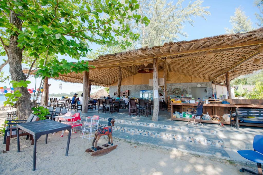 Banana Beach Resort 3*