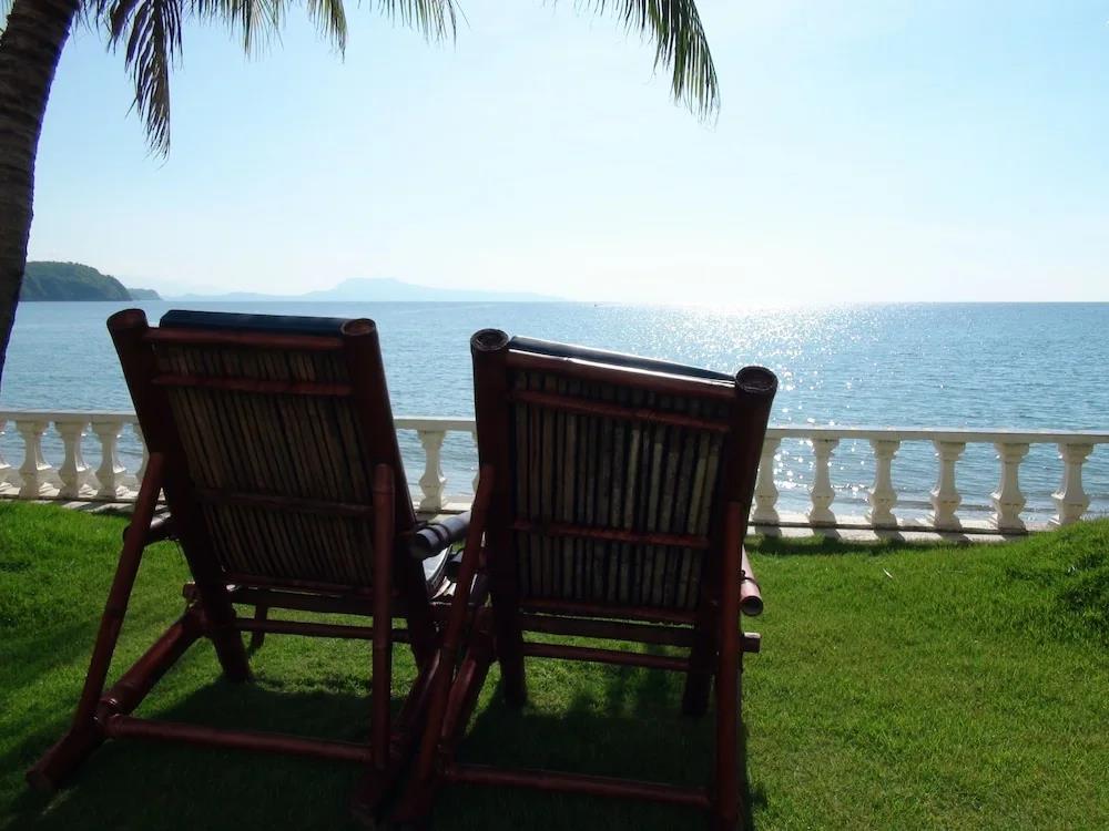 Squares Beachfront Apartments 0*