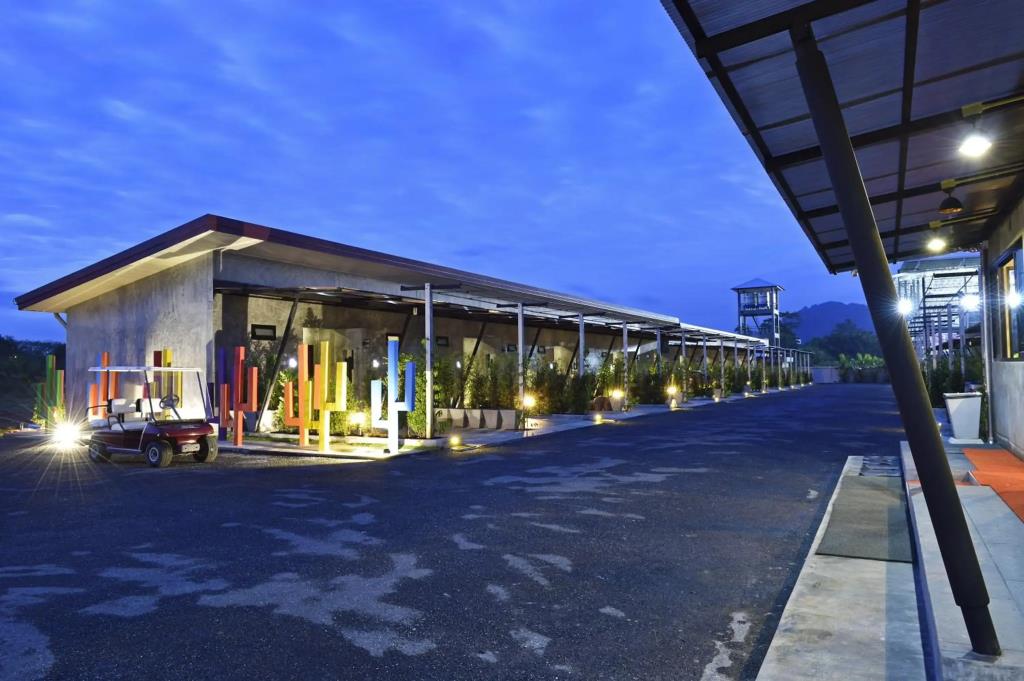 The Oasis Resort 2*