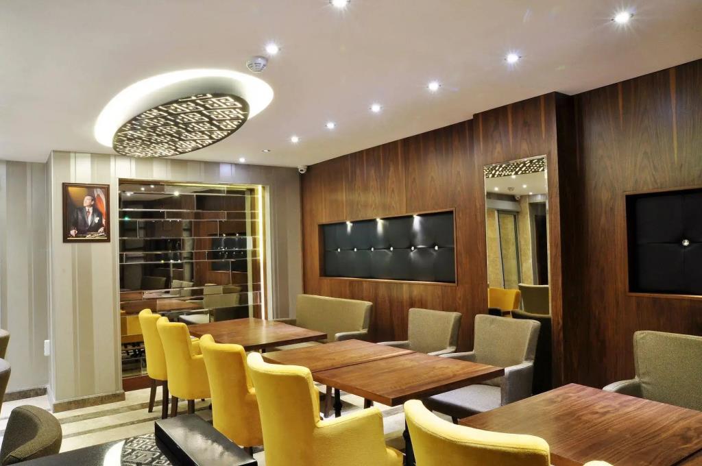 Avin Hotel 0*