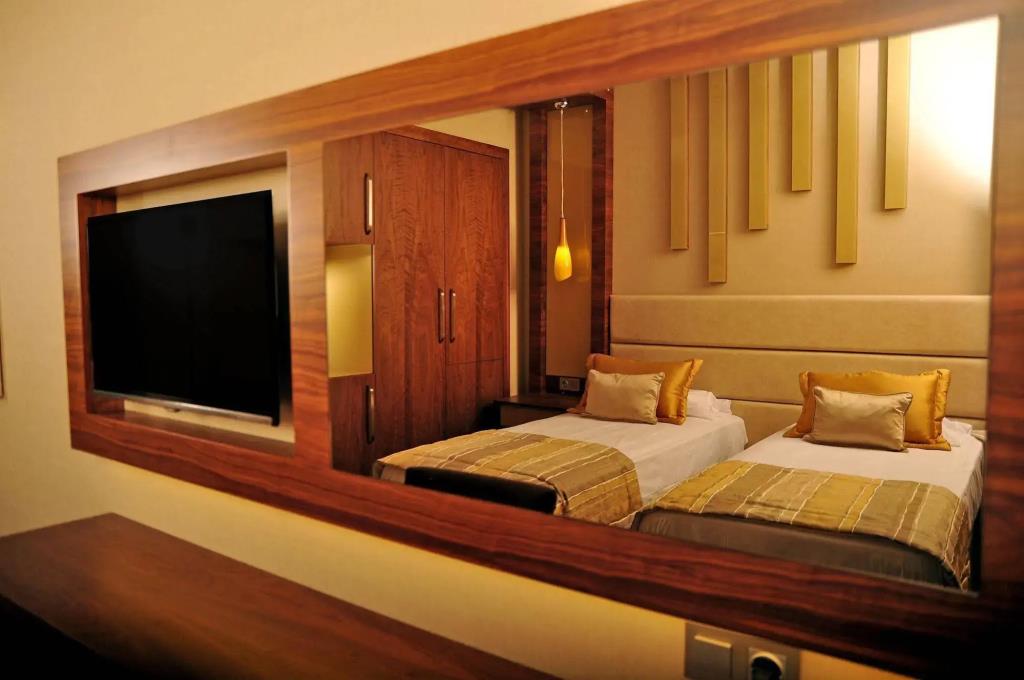 Avin Hotel 0*