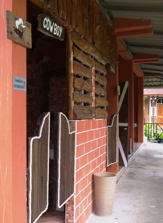 Cowboy Farm Resort Pattaya 3*