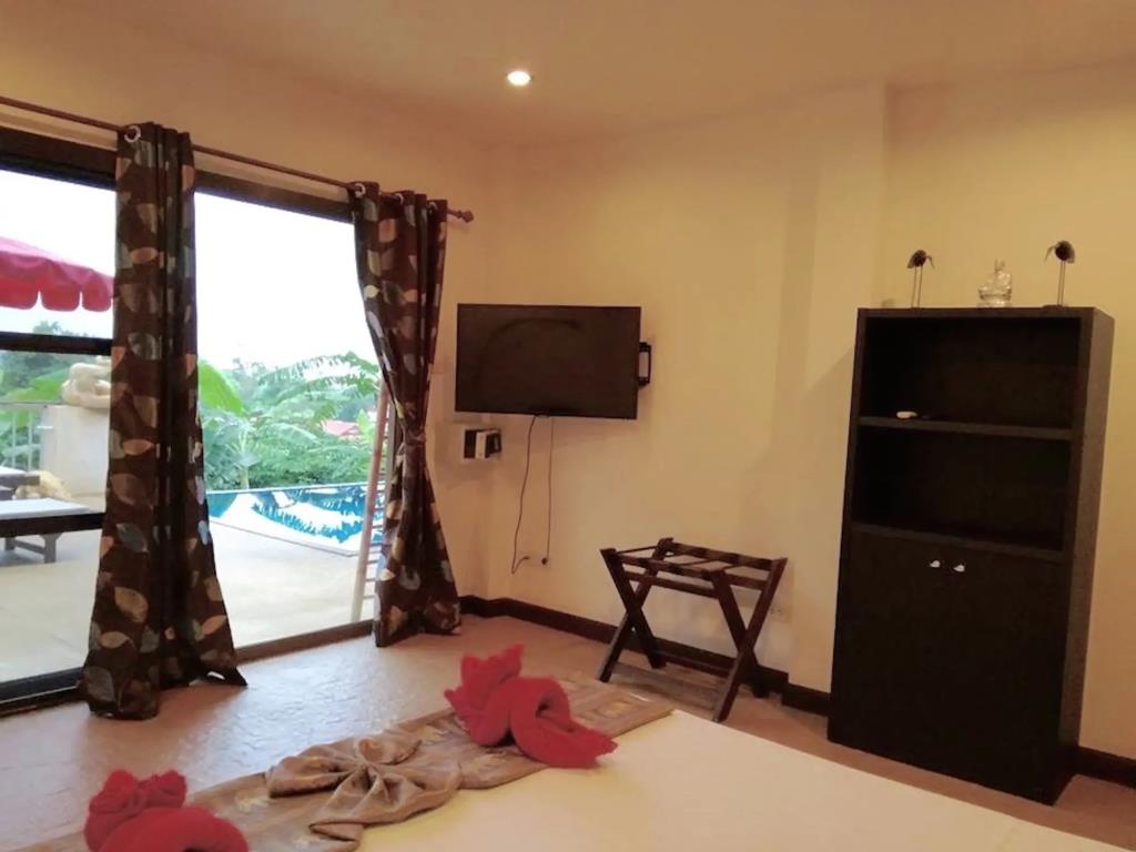 Pink House Samui 3*
