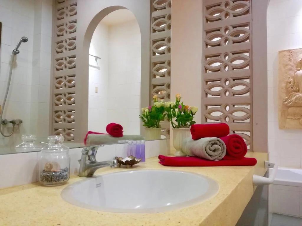 Pink House Samui 3*