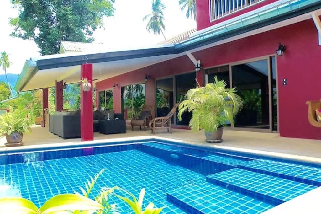 Pink House Samui 3*