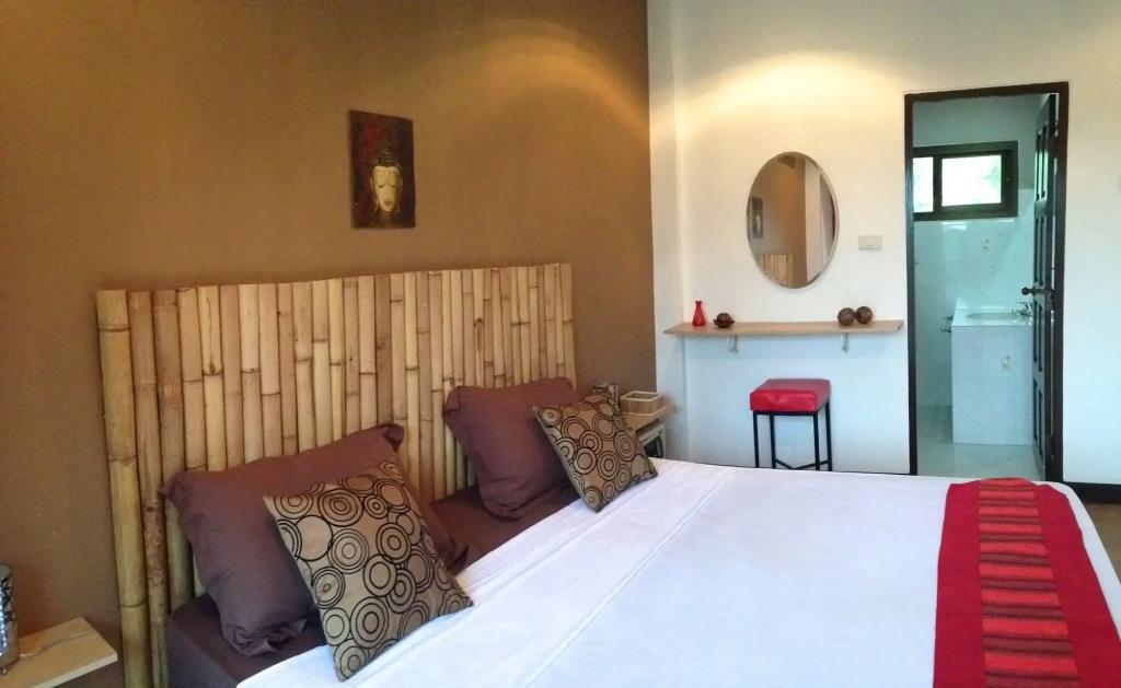Pink House Samui 3*