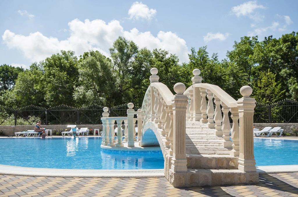 Ahilleon Park Boutique Hotel 4*