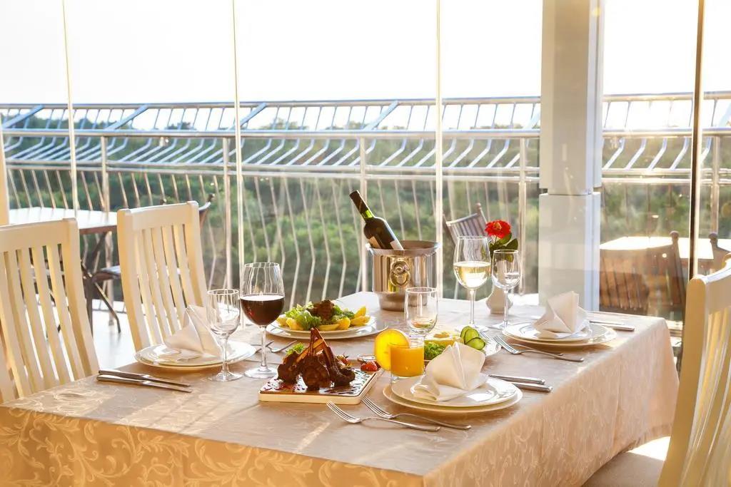 Ahilleon Park Boutique Hotel 4*