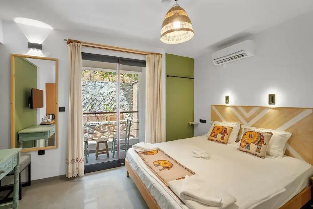 The Green Goose Hotel 0*