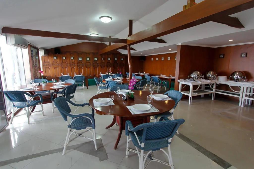Bolabog Beach Resort 2*