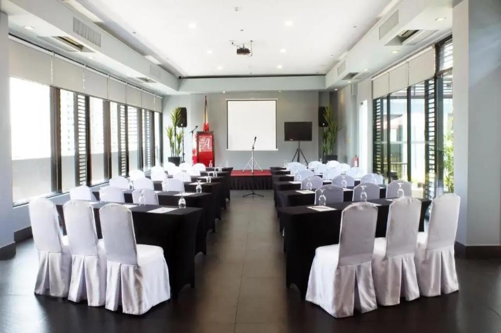 Amelie Hotel Manila 3*