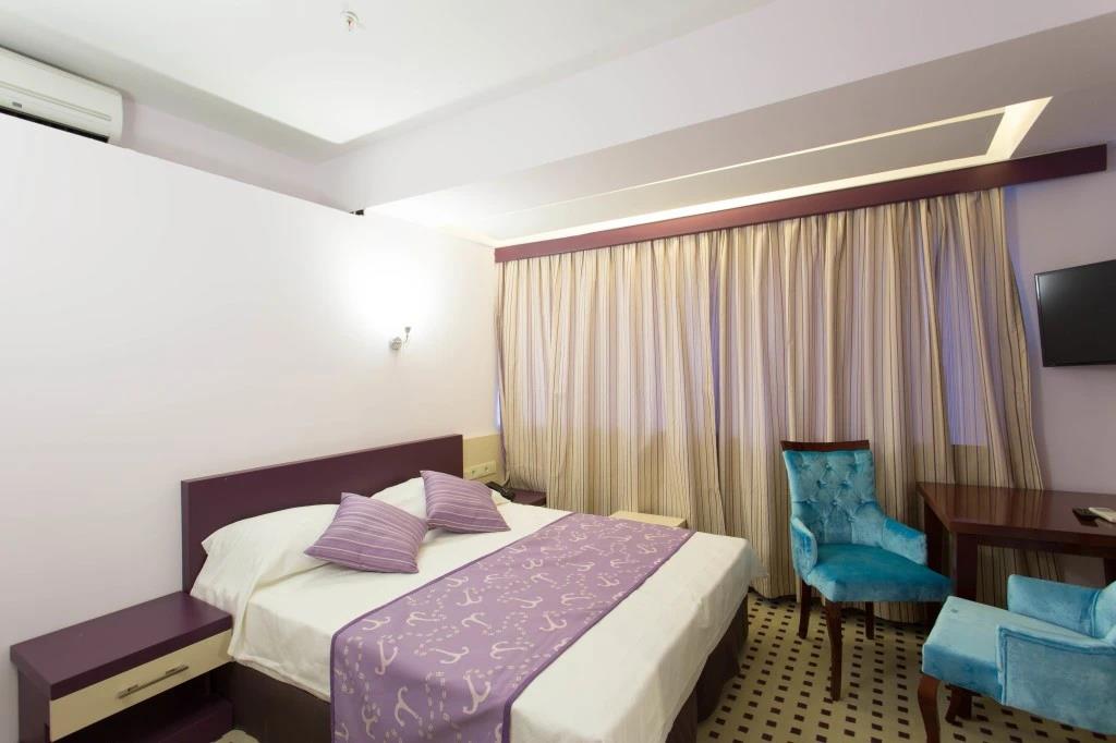 Izan Hotel 3*