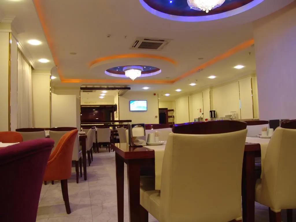 Izan Hotel 3*