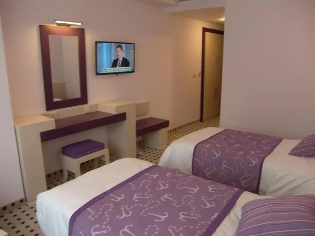 Izan Hotel 3*