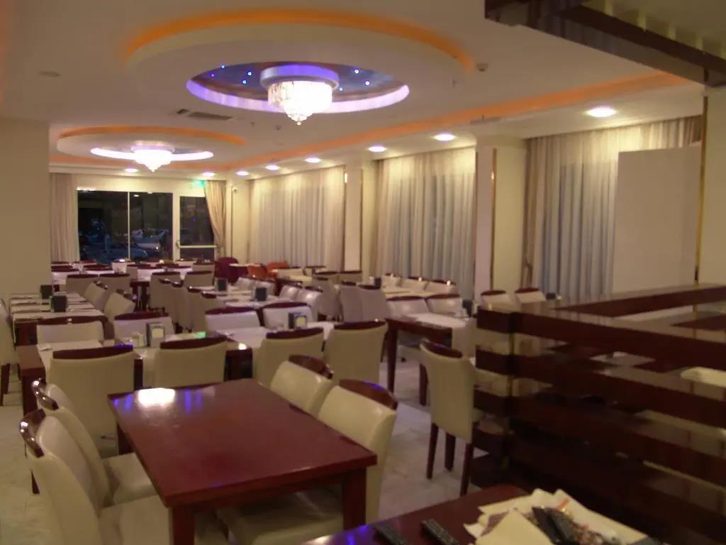 Izan Hotel 3*