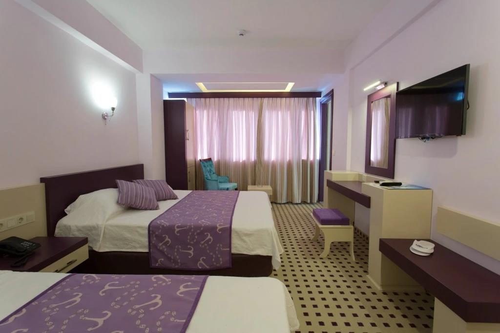 Izan Hotel 3*