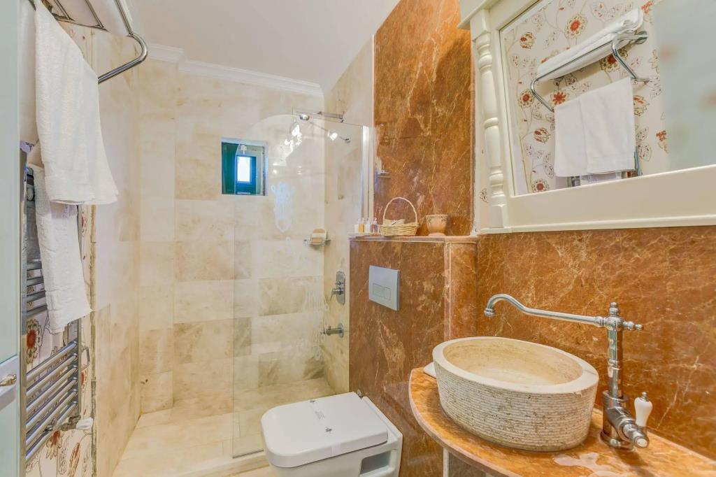 Cunda Esen Otel 0*