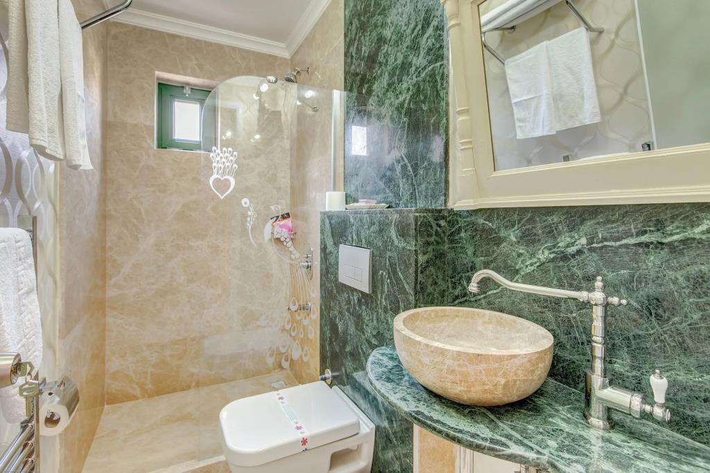 Cunda Esen Otel 0*