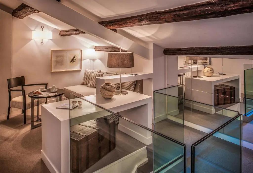 47LuxurySuites - Trevi 0*