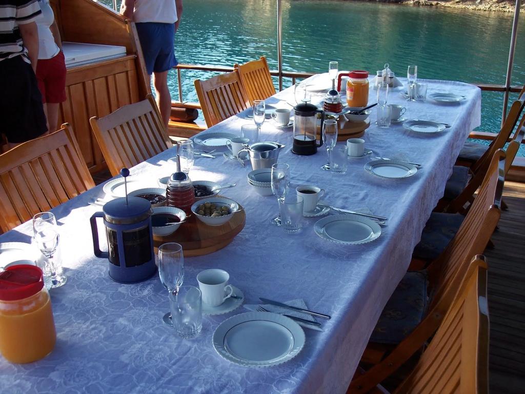 Ide Yacht Hotel 0*