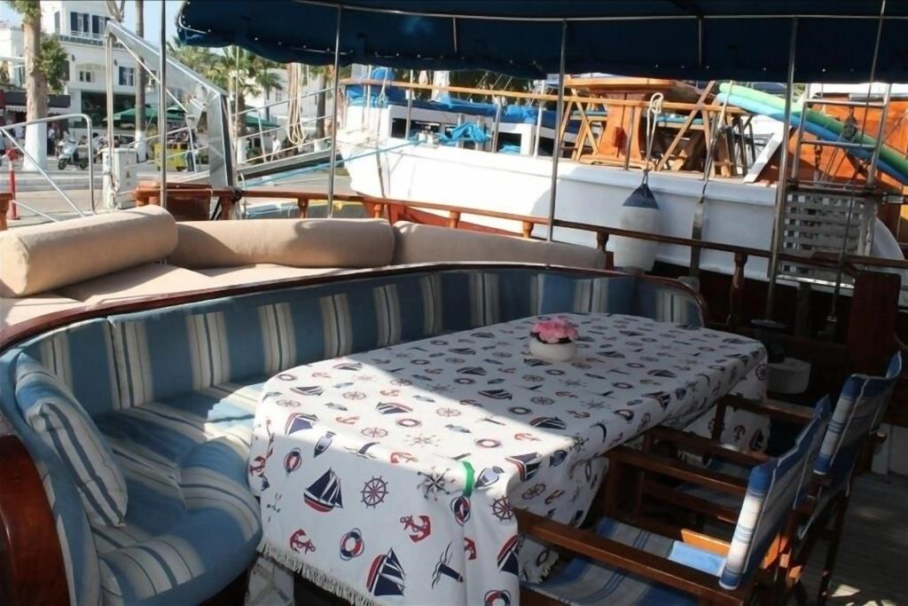 Ide Yacht Hotel 0*