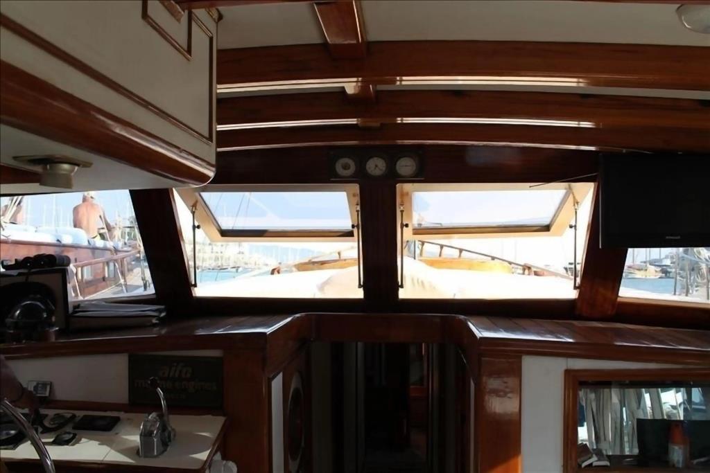 Ide Yacht Hotel 0*