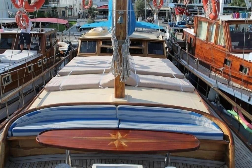 Ide Yacht Hotel 0*